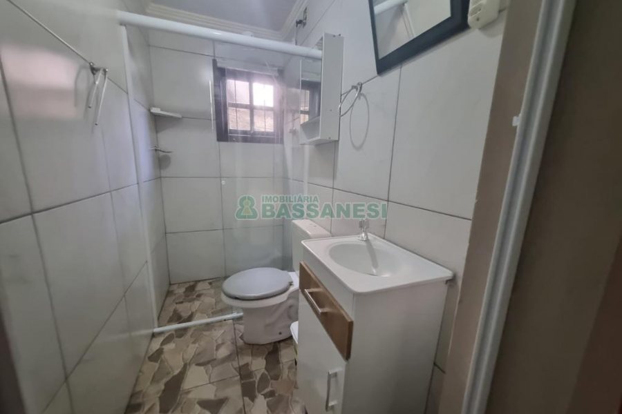 Kitinete com 30m², 1 dormitório, no bairro Planalto em Caxias do Sul para Alugar