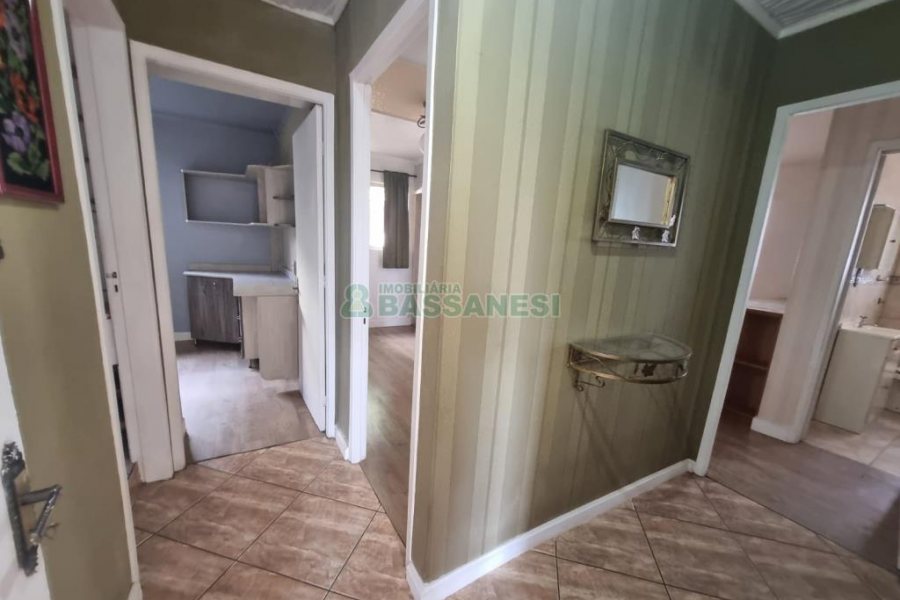 Casa com 150m², 3 dormitórios, 2 vagas, no bairro Planalto em Caxias do Sul para Alugar