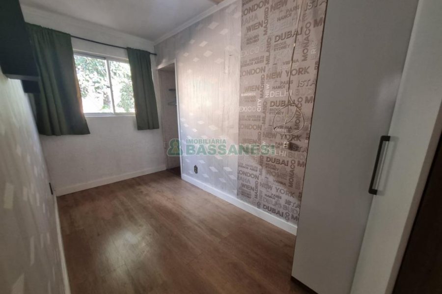 Casa com 150m², 3 dormitórios, 2 vagas, no bairro Planalto em Caxias do Sul para Alugar