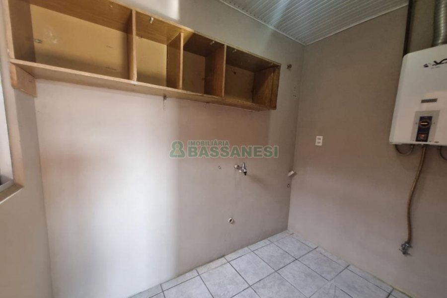 Casa com 150m², 3 dormitórios, 2 vagas, no bairro Planalto em Caxias do Sul para Alugar