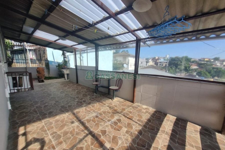 Casa com 150m², 3 dormitórios, 2 vagas, no bairro Planalto em Caxias do Sul para Alugar