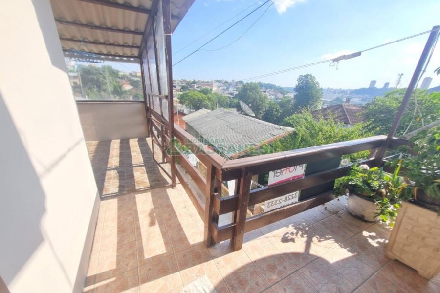 Casa com 150m², 3 dormitórios, 2 vagas, no bairro Planalto em Caxias do Sul para Alugar