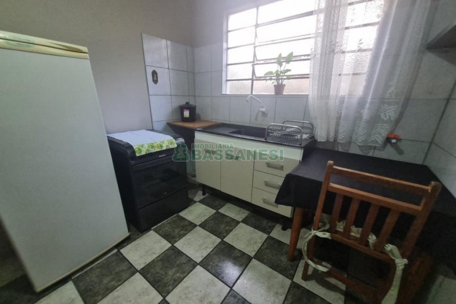 Kitinete com 30m², 1 dormitório, no bairro Planalto em Caxias do Sul para Alugar