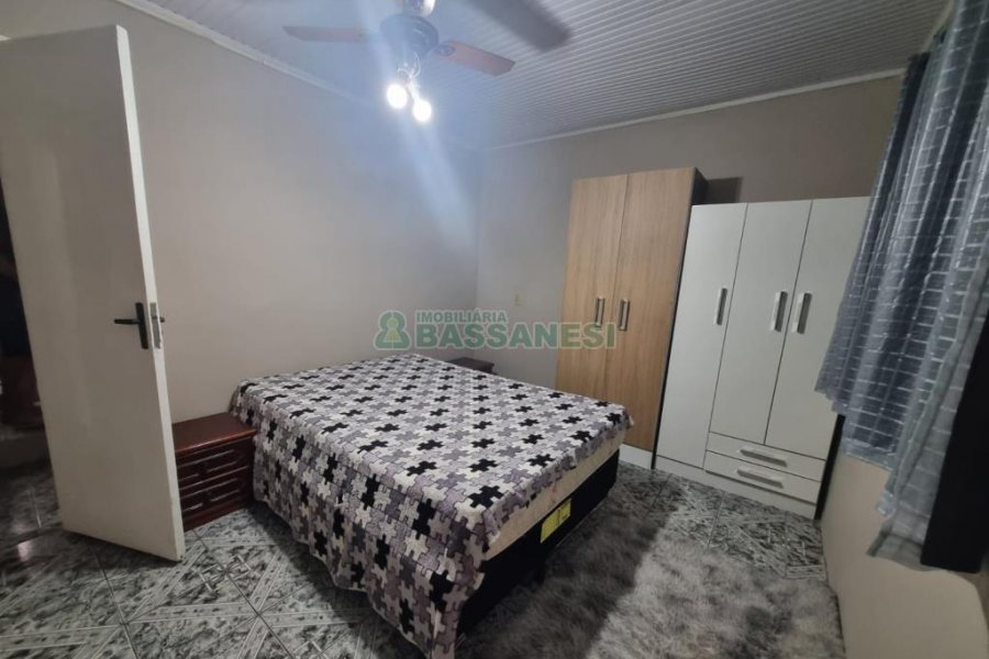 Kitinete com 30m², 1 dormitório, no bairro Planalto em Caxias do Sul para Alugar