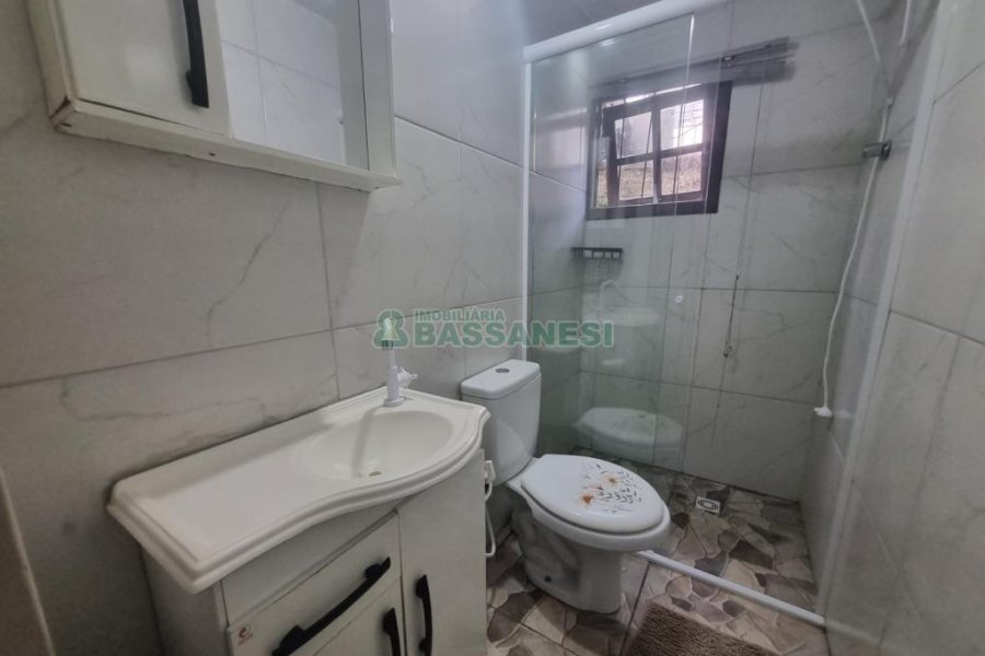 Kitinete com 30m², 1 dormitório, no bairro Planalto em Caxias do Sul para Alugar