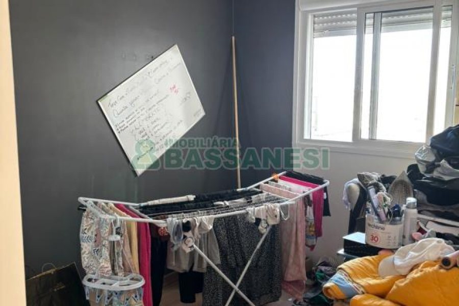 Apartamento com 55m², 2 dormitórios, 1 vaga, no bairro Vinhedos em Caxias do Sul para Alugar
