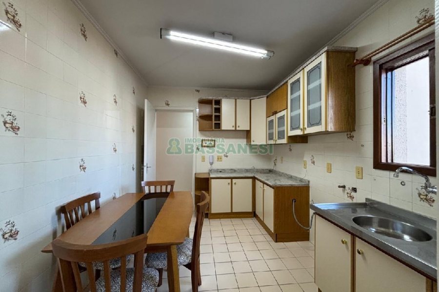 Apartamento com 84m², 2 dormitórios, 1 vaga, no bairro Rio Branco em Caxias do Sul para Alugar