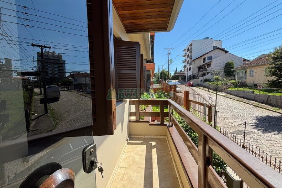 Apartamento com 84m², 2 dormitórios, 1 vaga, no bairro Rio Branco em Caxias do Sul para Alugar