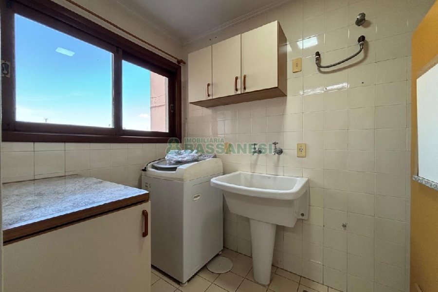 Apartamento com 84m², 2 dormitórios, 1 vaga, no bairro Rio Branco em Caxias do Sul para Alugar