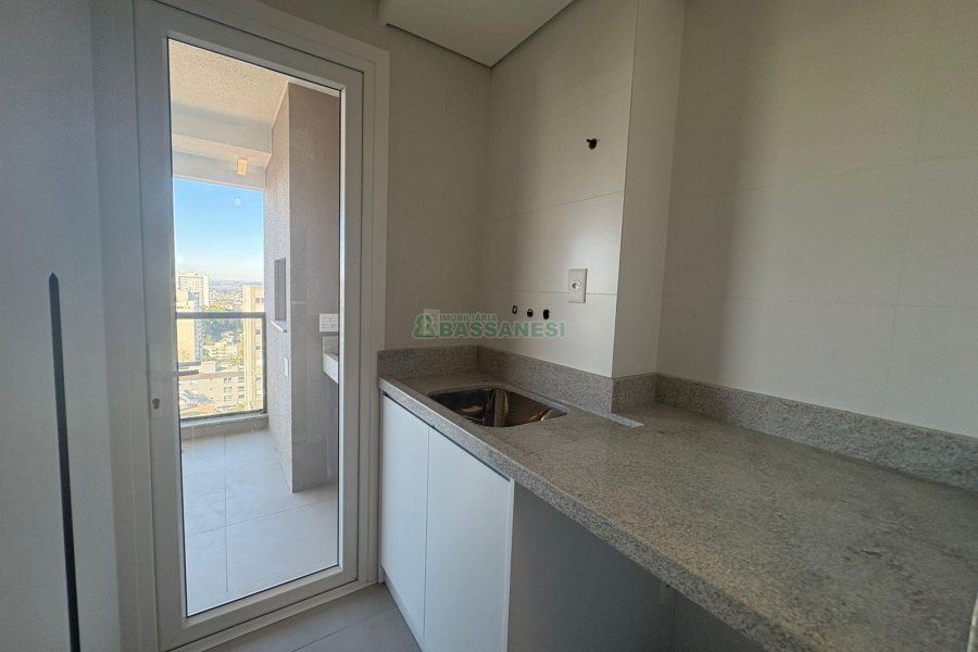 Apto Mobiliado com 110m², 3 dormitórios, 1 vaga, no bairro Petrópolis em Caxias do Sul para Alugar