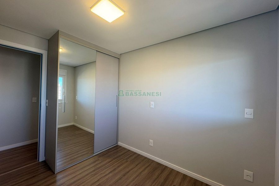 Apto Mobiliado com 110m², 3 dormitórios, 1 vaga, no bairro Petrópolis em Caxias do Sul para Alugar