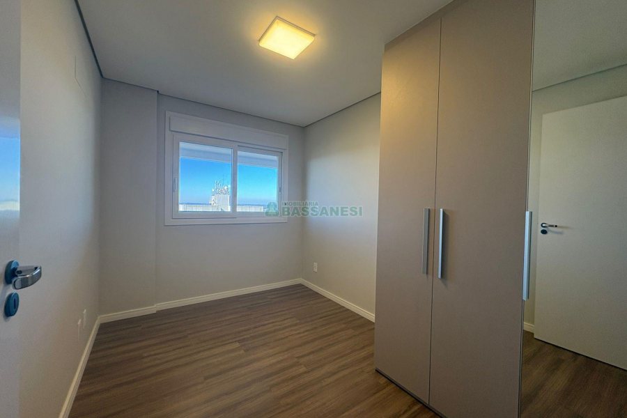 Apto Mobiliado com 110m², 3 dormitórios, 1 vaga, no bairro Petrópolis em Caxias do Sul para Alugar