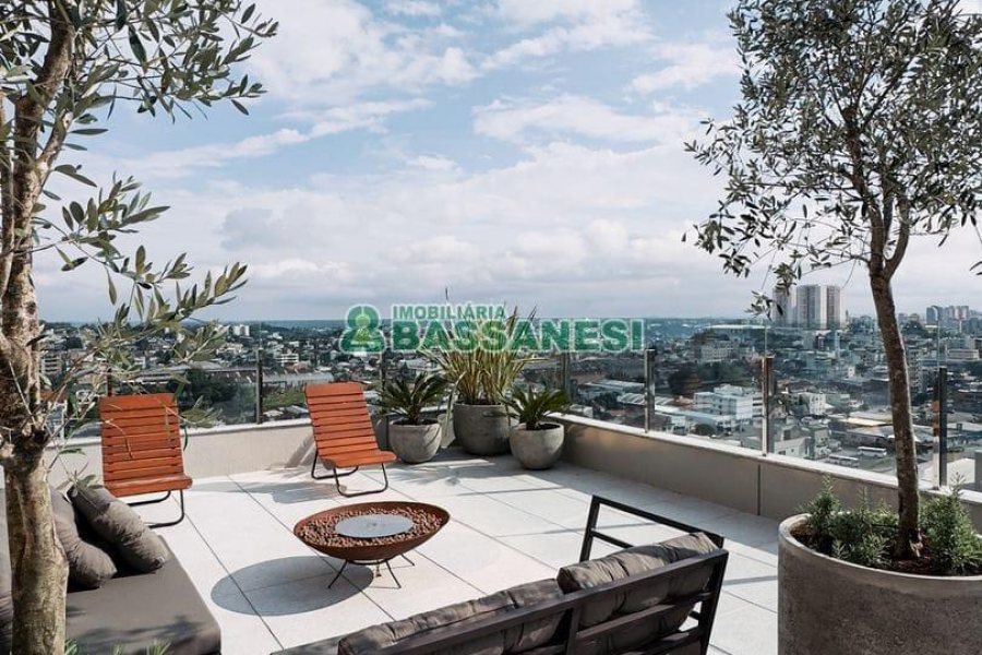 Apartamento com 110m², 3 dormitórios, 1 vaga, no bairro Petrópolis em Caxias do Sul para Alugar