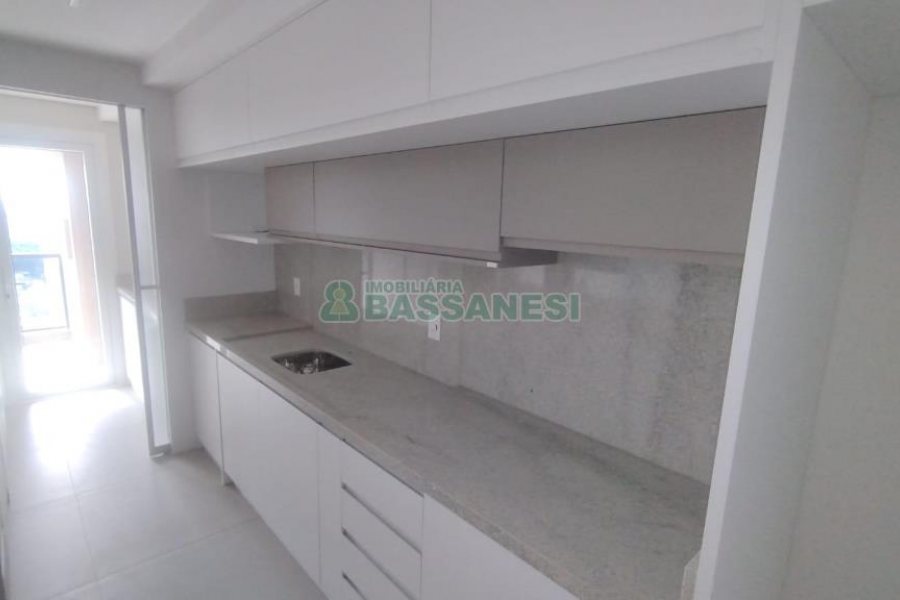 Apartamento com 110m², 3 dormitórios, 1 vaga, no bairro Petrópolis em Caxias do Sul para Alugar