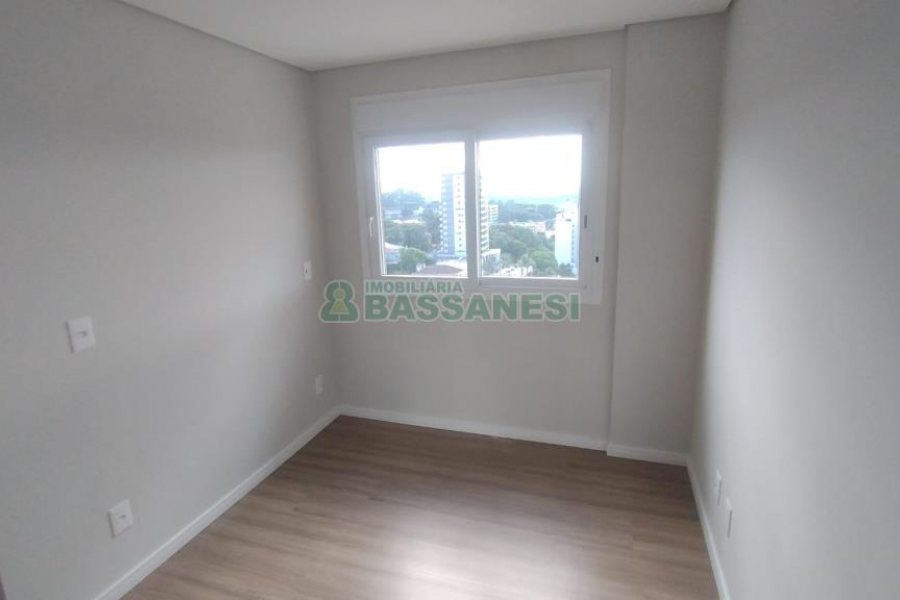 Apartamento com 110m², 3 dormitórios, 1 vaga, no bairro Petrópolis em Caxias do Sul para Alugar