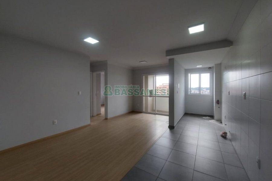 Apartamento com 55m², 2 dormitórios, 1 vaga, no bairro Panazzolo em Caxias do Sul para Alugar