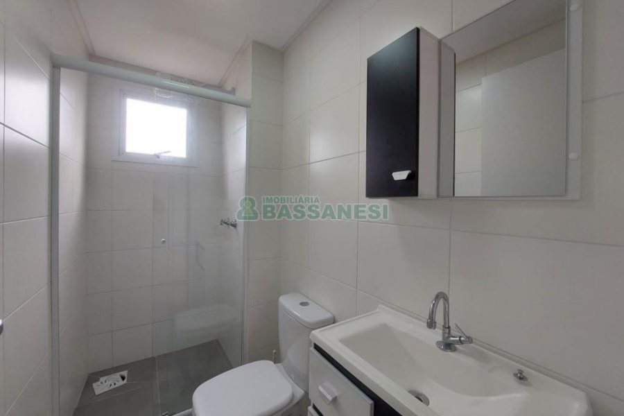 Apartamento com 55m², 2 dormitórios, 1 vaga, no bairro Panazzolo em Caxias do Sul para Alugar