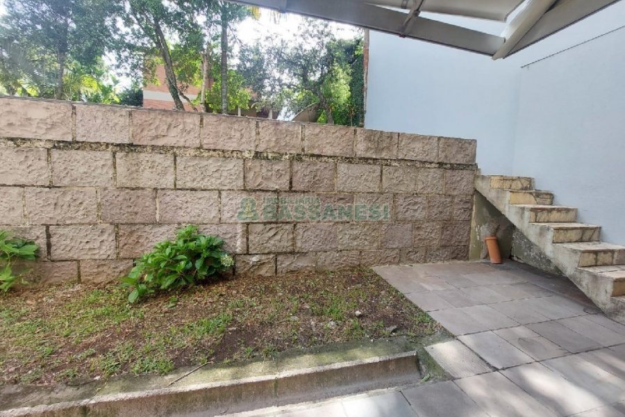 Casa Comercial com 280m², 3 dormitórios, 2 vagas, no bairro Cinqüentenário em Caxias do Sul para Alugar