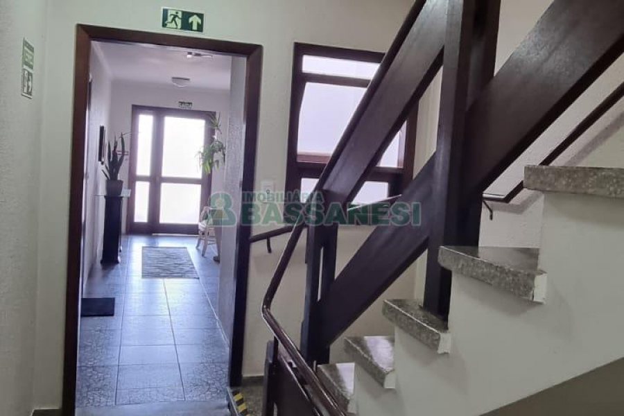 Apartamento com 73m², 2 dormitórios, 1 vaga, no bairro Pio X em Caxias do Sul para Comprar