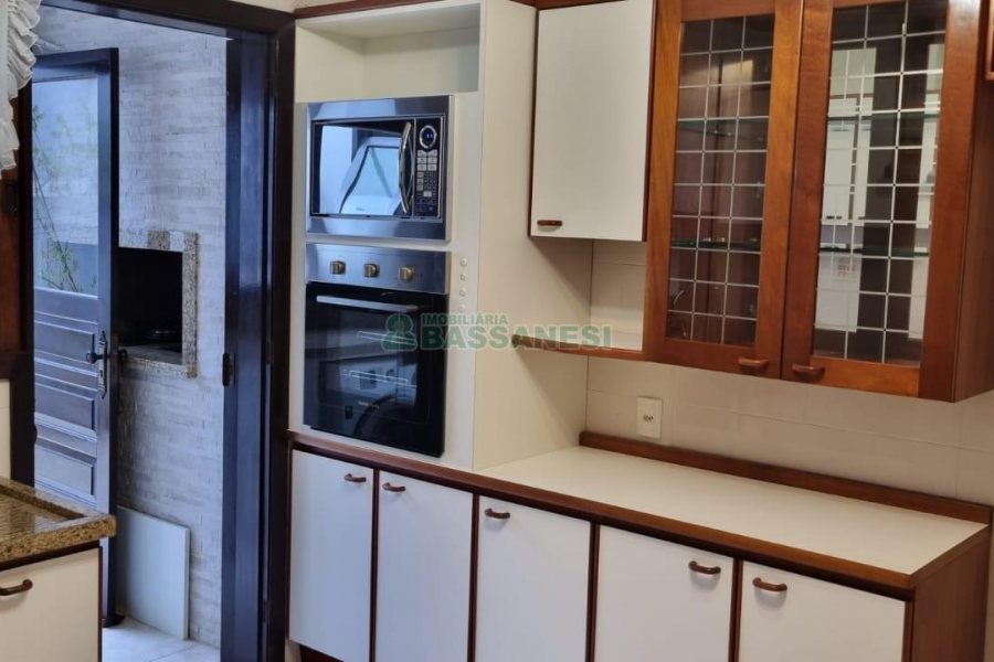 Apartamento com 73m², 2 dormitórios, 1 vaga, no bairro Pio X em Caxias do Sul para Comprar