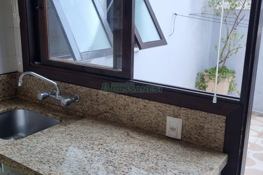 Apartamento com 73m², 2 dormitórios, 1 vaga, no bairro Pio X em Caxias do Sul para Comprar