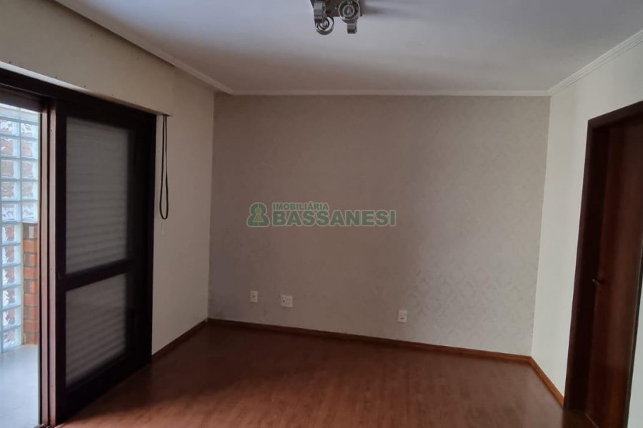 Apartamento com 73m², 2 dormitórios, 1 vaga, no bairro Pio X em Caxias do Sul para Comprar