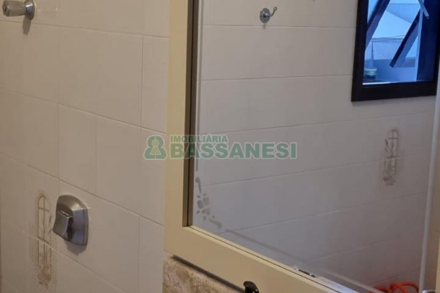 Apartamento com 73m², 2 dormitórios, 1 vaga, no bairro Pio X em Caxias do Sul para Comprar
