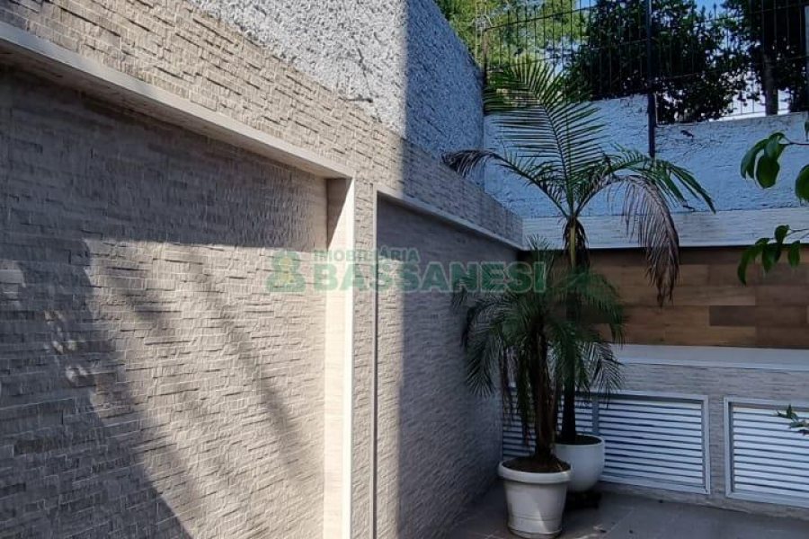 Apartamento com 73m², 2 dormitórios, 1 vaga, no bairro Pio X em Caxias do Sul para Comprar