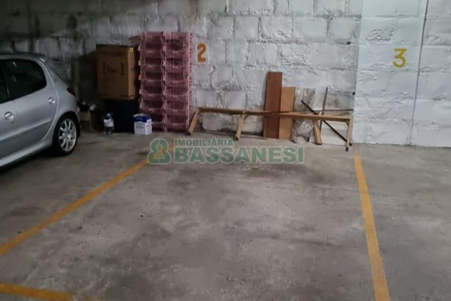 Apartamento com 73m², 2 dormitórios, 1 vaga, no bairro Pio X em Caxias do Sul para Comprar