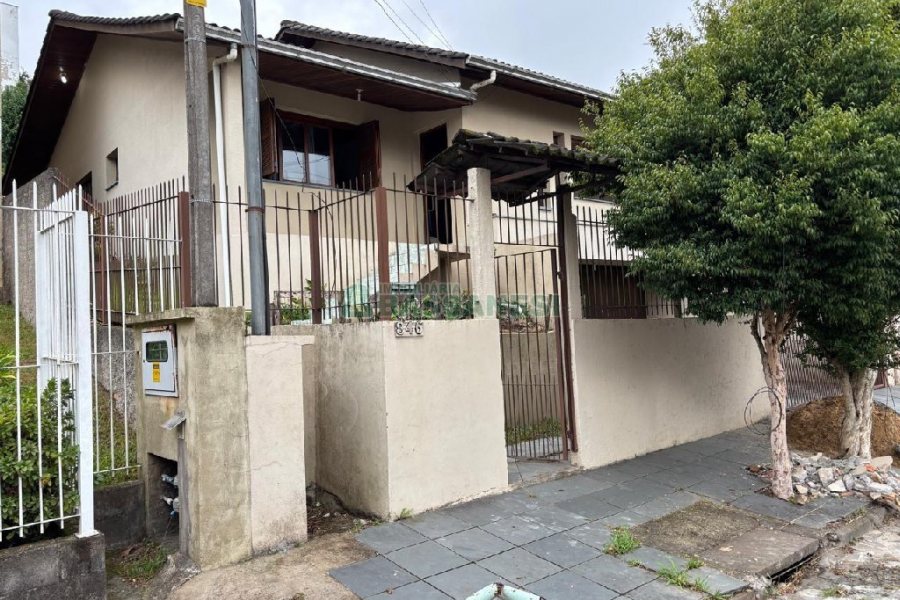 Casa com 150m², 3 dormitórios, 1 vaga, no bairro Desvio Rizzo em Caxias do Sul para Alugar