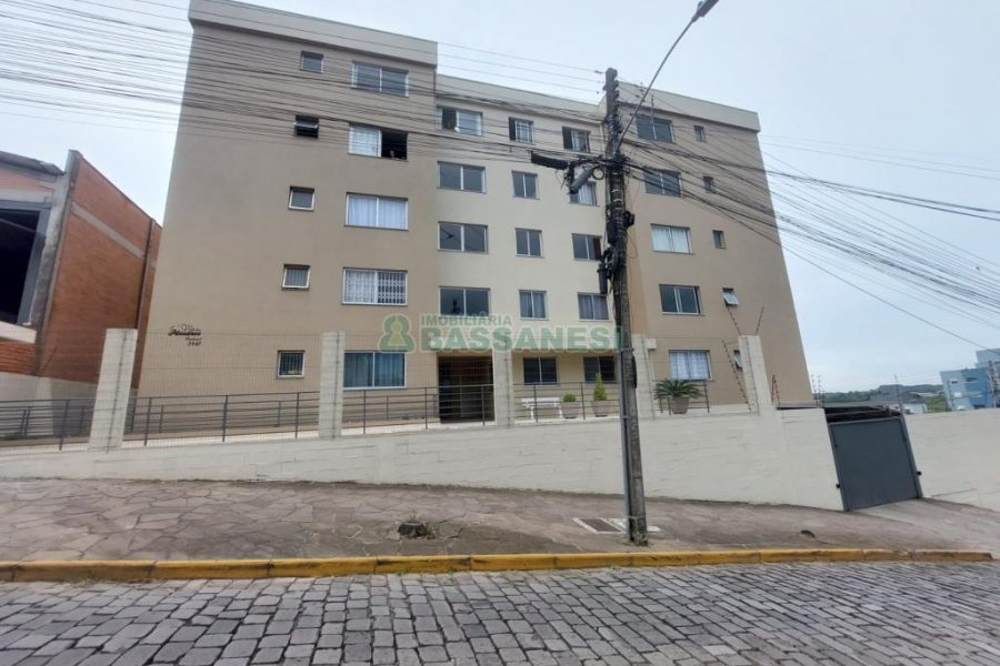 Apto Mobiliado com 52m², 2 dormitórios, 1 vaga, no bairro Diamantino em Caxias do Sul para Alugar