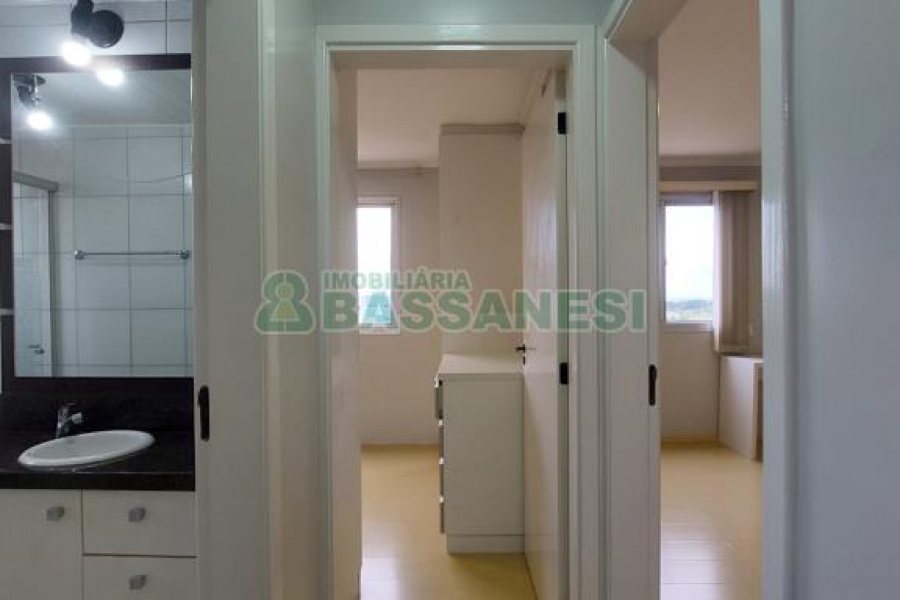 Apto Mobiliado com 52m², 2 dormitórios, 1 vaga, no bairro Diamantino em Caxias do Sul para Alugar