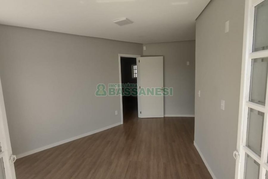 Casa com 148m², 3 dormitórios, 2 vagas, no bairro Santa Corona em Caxias do Sul para Comprar