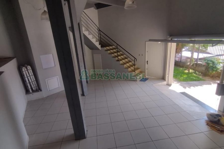 Casa com 148m², 3 dormitórios, 2 vagas, no bairro Santa Corona em Caxias do Sul para Comprar