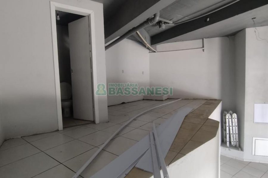 Casa com 148m², 3 dormitórios, 2 vagas, no bairro Santa Corona em Caxias do Sul para Comprar