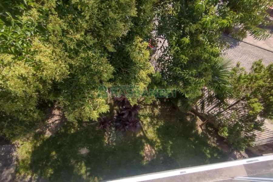 Casa com 148m², 3 dormitórios, 2 vagas, no bairro Santa Corona em Caxias do Sul para Comprar