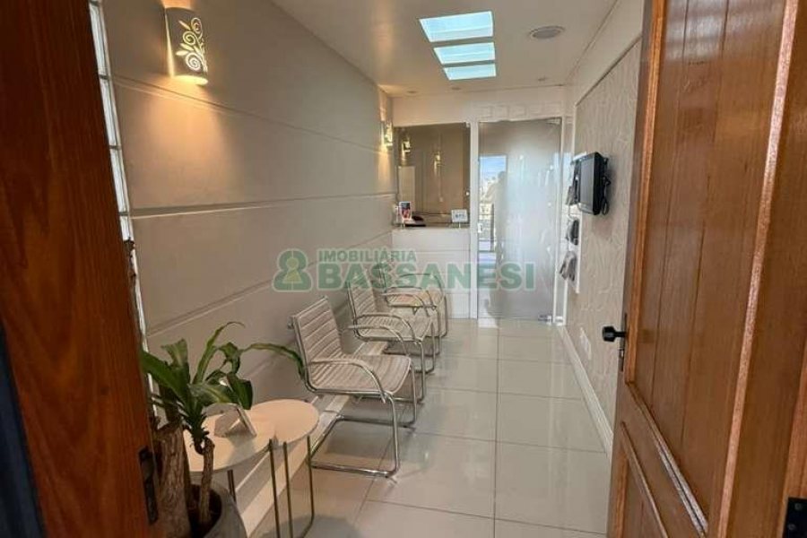Sala com 75m², no bairro Lourdes em Caxias do Sul para Comprar