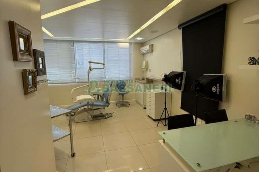 Sala com 75m², no bairro Lourdes em Caxias do Sul para Comprar