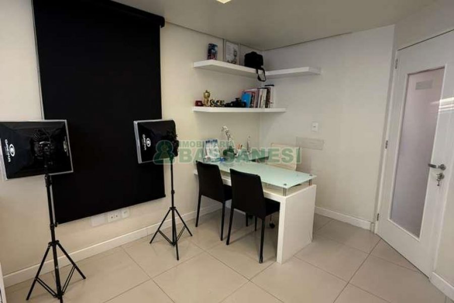 Sala com 75m², no bairro Lourdes em Caxias do Sul para Comprar