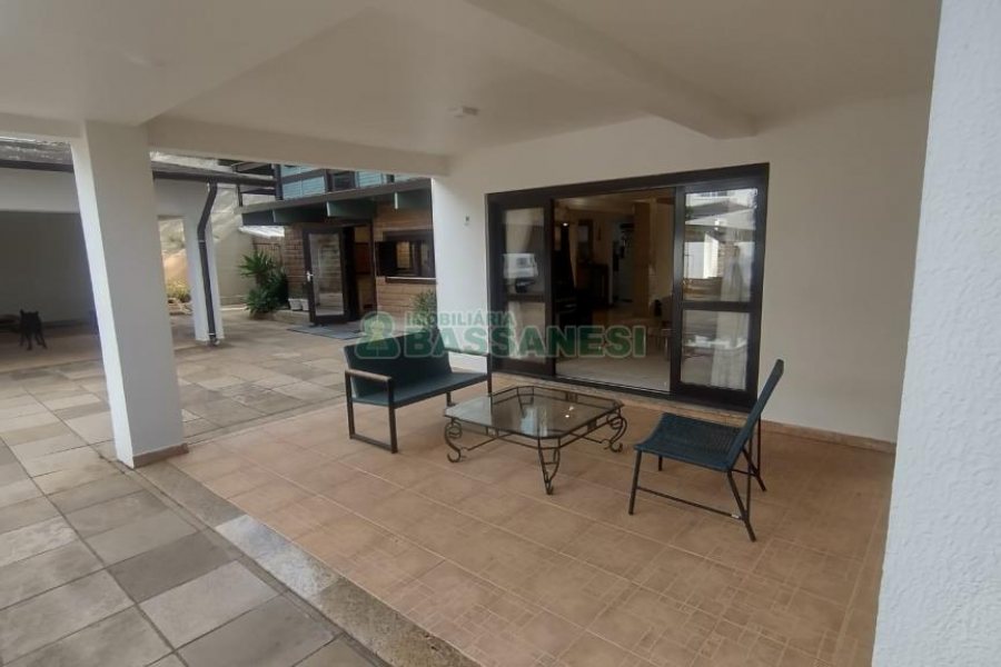 Casa com 301m², 6 dormitórios, 2 vagas, no bairro Ana Rech em Caxias do Sul para Comprar