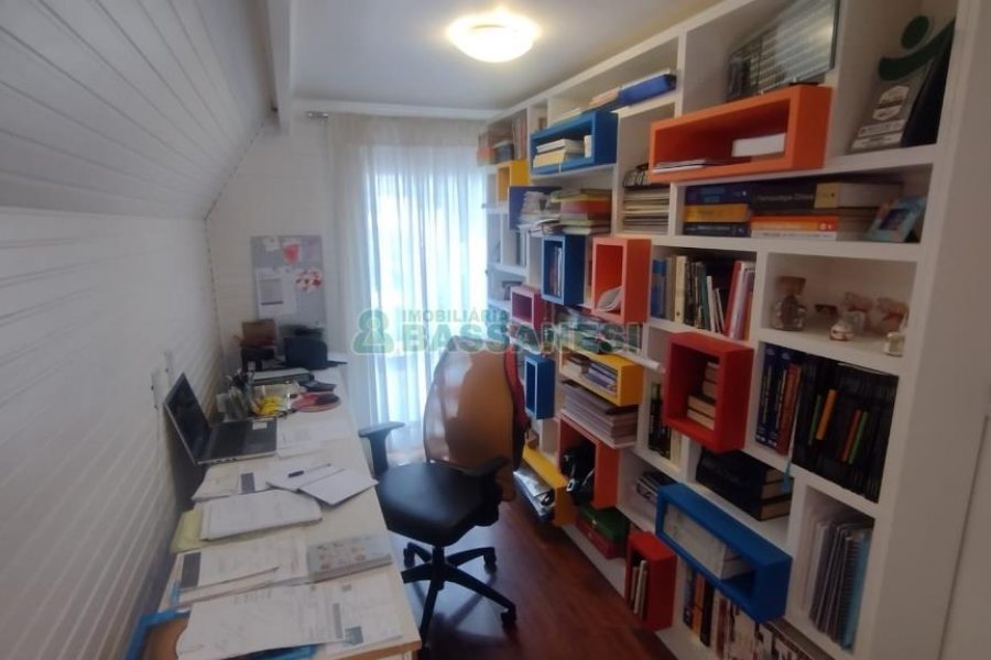 Casa com 301m², 6 dormitórios, 2 vagas, no bairro Ana Rech em Caxias do Sul para Comprar