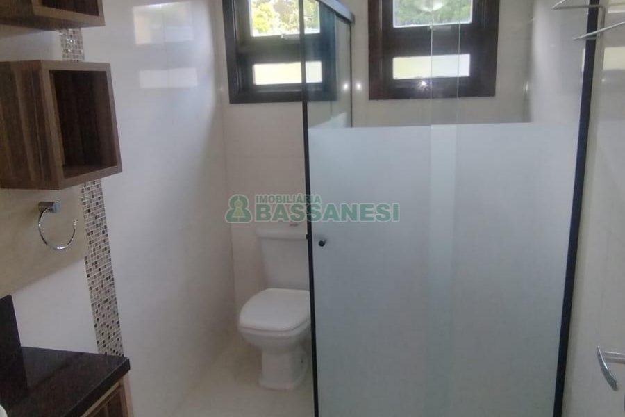 Casa com 301m², 6 dormitórios, 2 vagas, no bairro Ana Rech em Caxias do Sul para Comprar