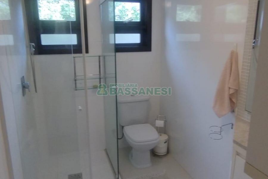 Casa com 301m², 6 dormitórios, 2 vagas, no bairro Ana Rech em Caxias do Sul para Comprar