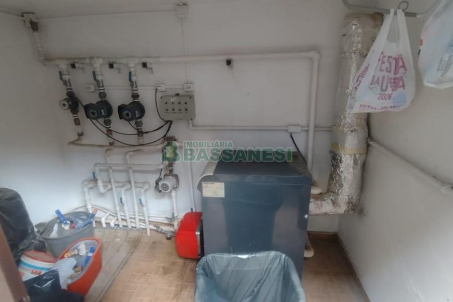 Casa com 301m², 6 dormitórios, 2 vagas, no bairro Ana Rech em Caxias do Sul para Comprar