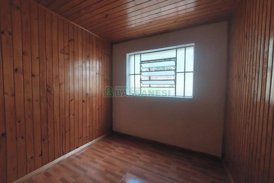 Casa com 90m², 2 dormitórios, 1 vaga, no bairro Jardim Eldorado em Caxias do Sul para Alugar