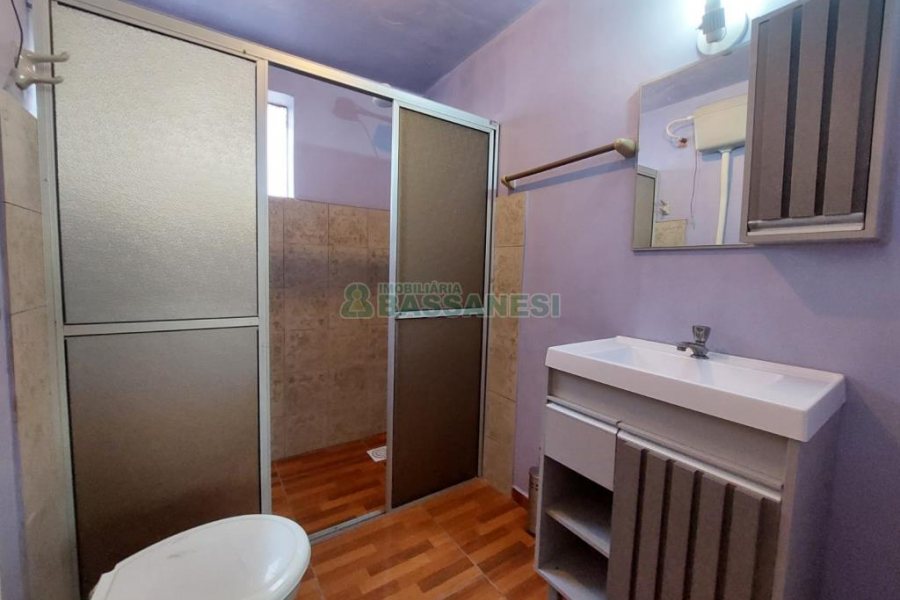 Casa com 90m², 2 dormitórios, 1 vaga, no bairro Jardim Eldorado em Caxias do Sul para Alugar