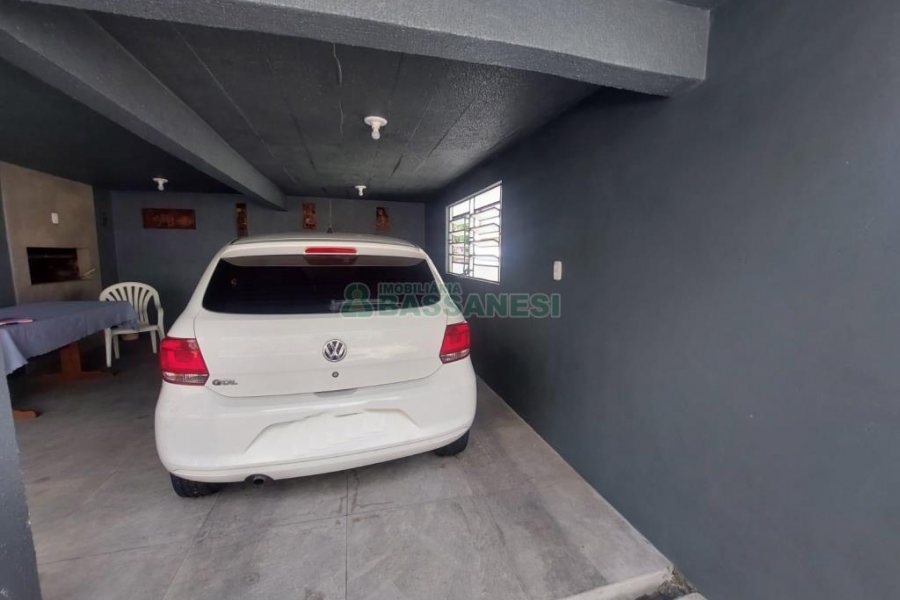 Casa com 90m², 2 dormitórios, 1 vaga, no bairro Jardim Eldorado em Caxias do Sul para Alugar