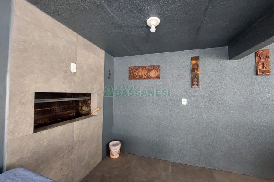 Casa com 90m², 2 dormitórios, 1 vaga, no bairro Jardim Eldorado em Caxias do Sul para Alugar