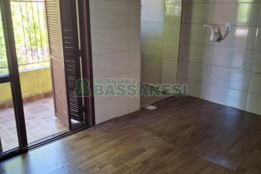 Apartamento com 89m², 2 dormitórios, 1 vaga, no bairro Marechal Floriano em Caxias do Sul para Alugar