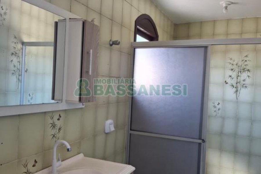 Apartamento com 89m², 2 dormitórios, 1 vaga, no bairro Marechal Floriano em Caxias do Sul para Alugar